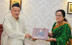 Hon'ble Prof.Shashikala wanjari Madam Vice Chancellor SNDT women's University, Mumbai meet to  Hon’ble Governor and Chancellor of Maharashtra Public Universities